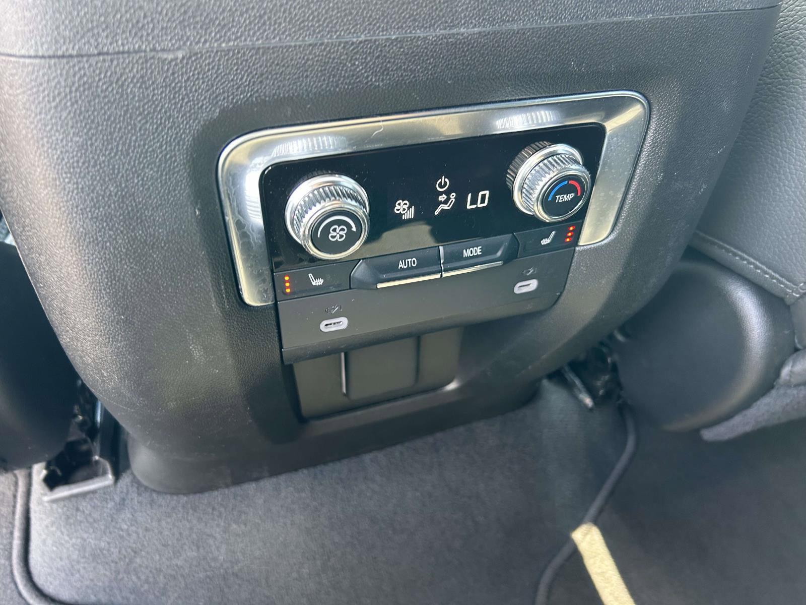 Used 2024 GMC Yukon Denali RWD image 15