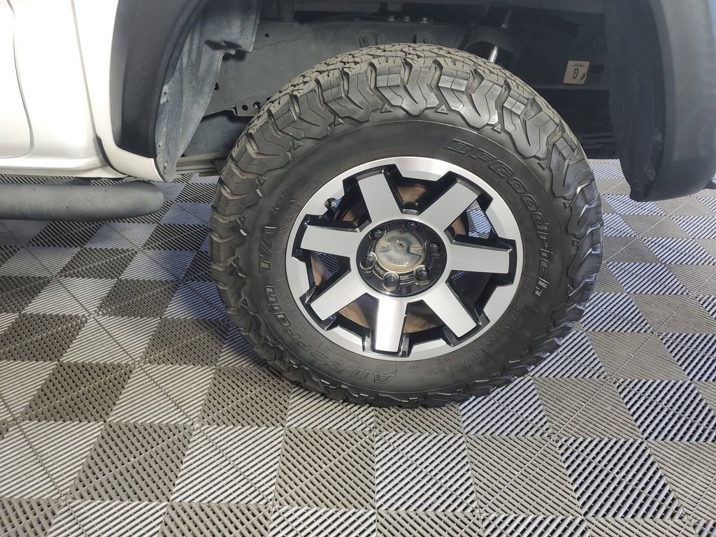 Used 2019 Toyota Tacoma TRD Off-Road image 32