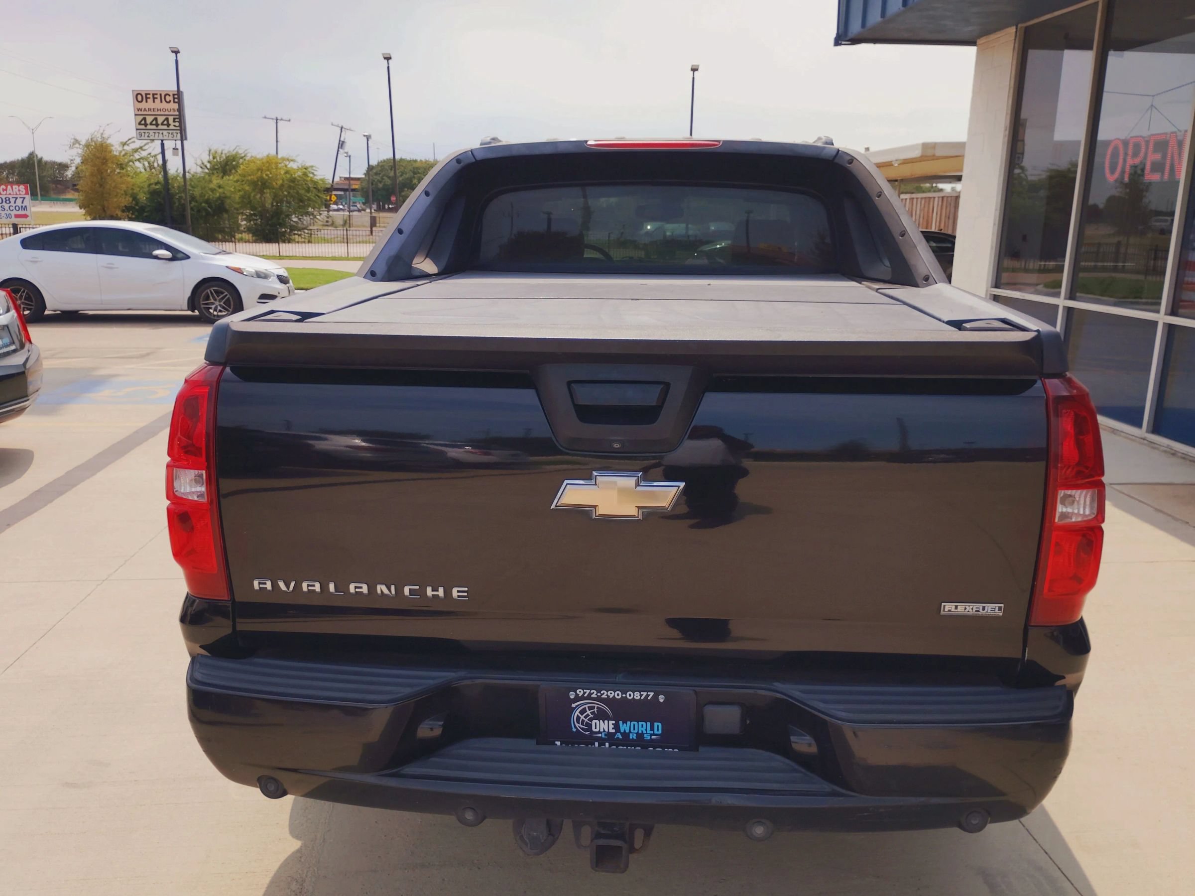 Used 2008 Chevrolet Avalanche LTZ w/ LTZ Preferred Equipment Group AWD/4WD image 7