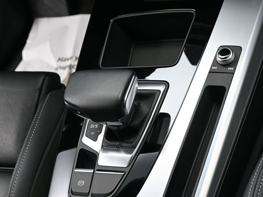 Used 2025 Audi Q5 2.0T Premium image 17