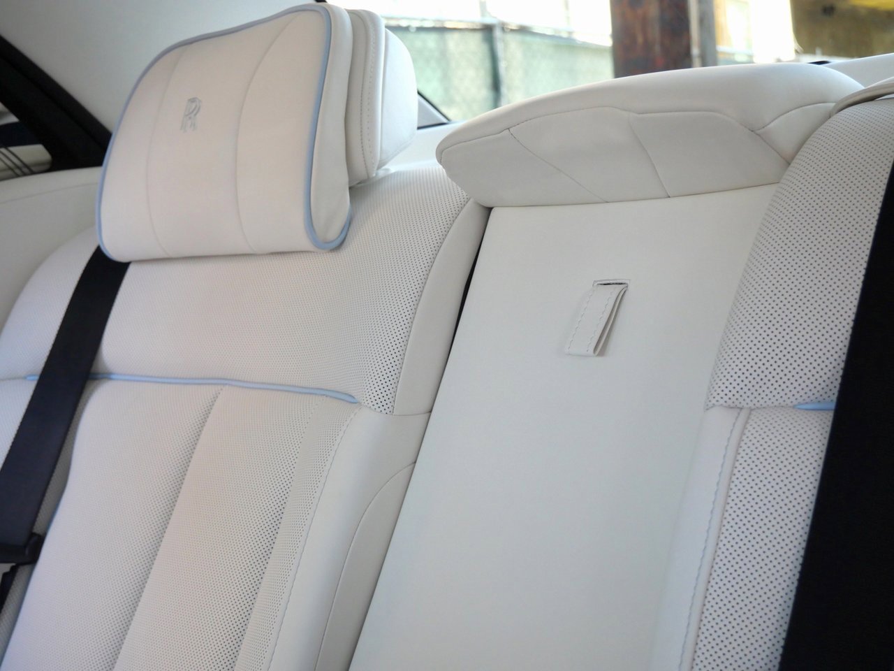 New 2025 Rolls-Royce Phantom Sedan w/ Leather Finishing Pack image 34