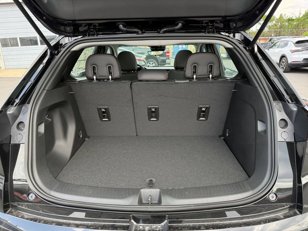 New 2027 Chevrolet Bolt RS w/ Technology Package FWD image 27