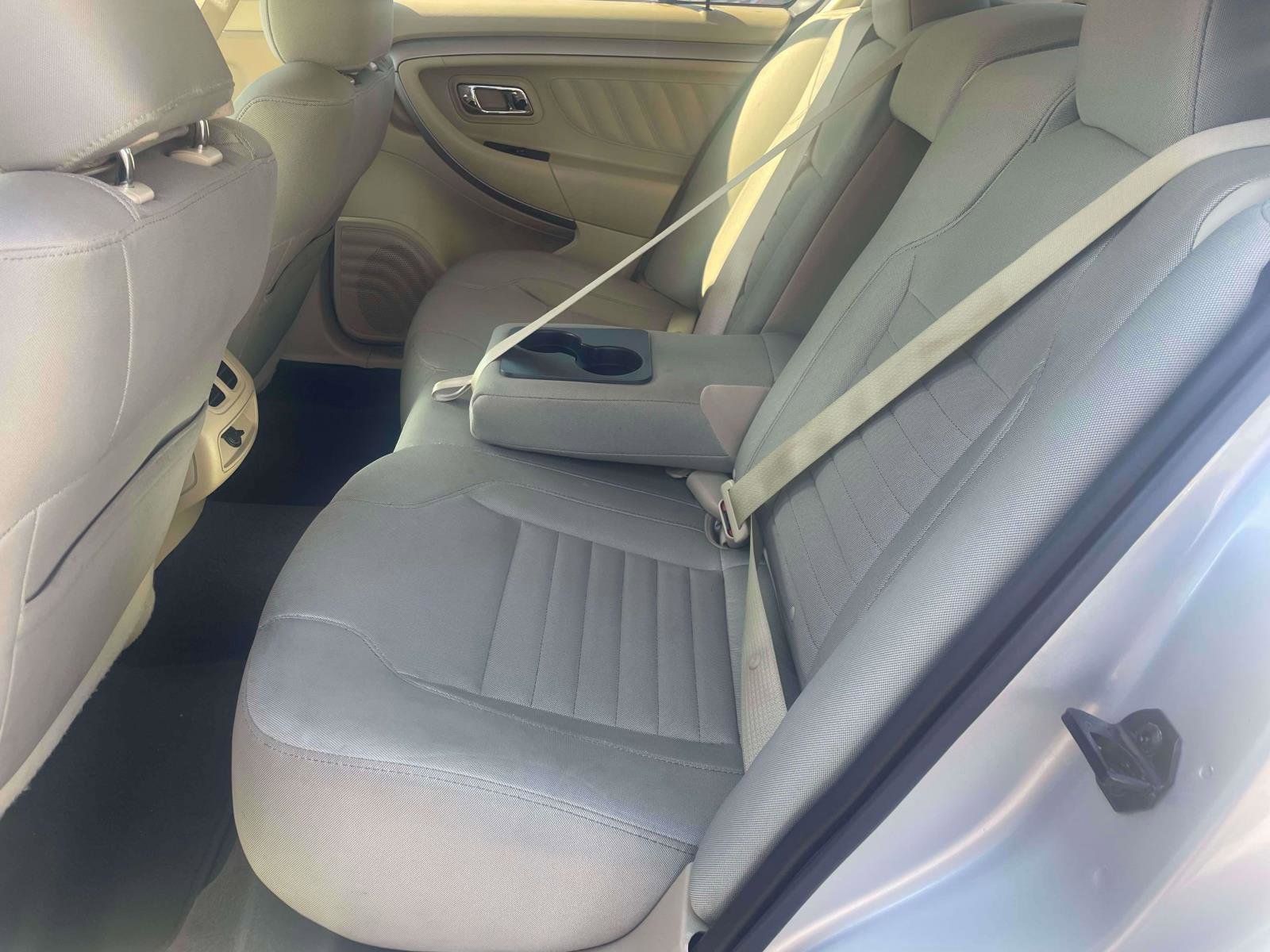 Used 2019 Ford Taurus SE image 6