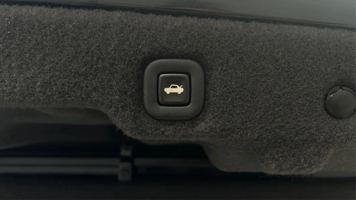 Used 2005 Cadillac XLR RWD image 51