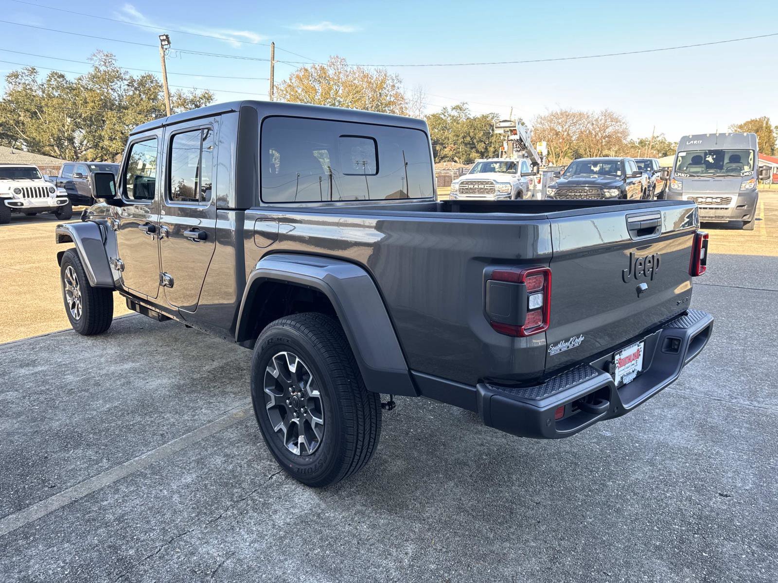 New 2026 Jeep Gladiator Sport AWD/4WD image 4