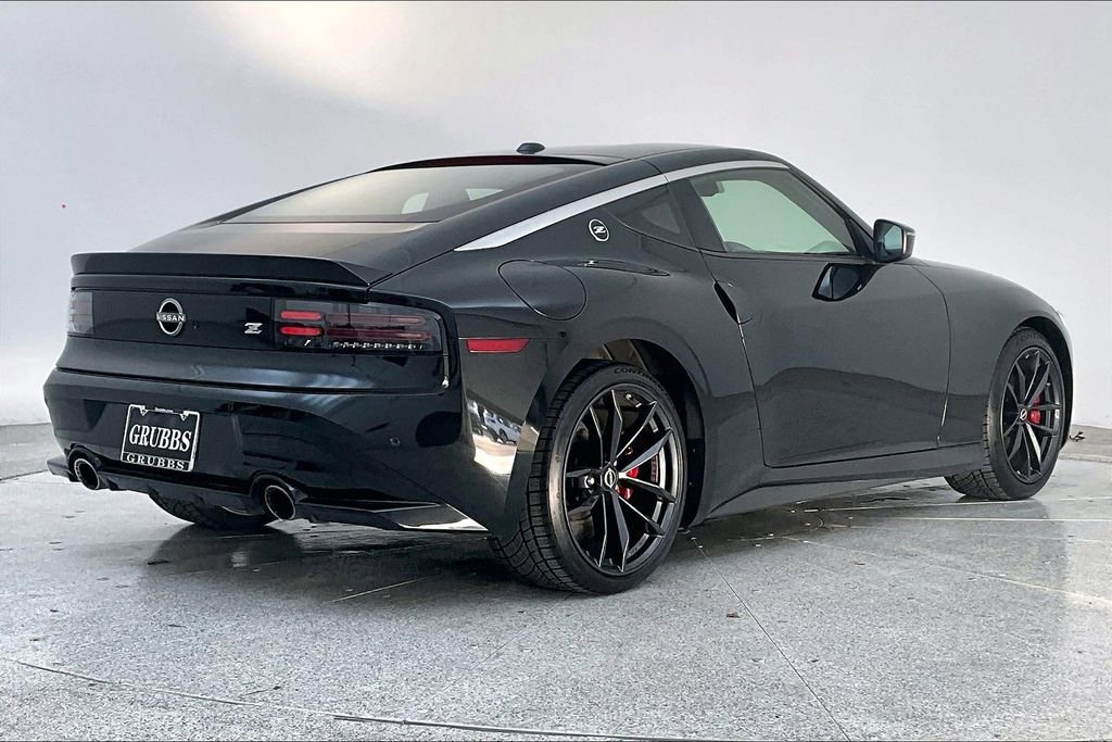 Used 2024 Nissan Z Performance w/ Floor Mat Package video 2