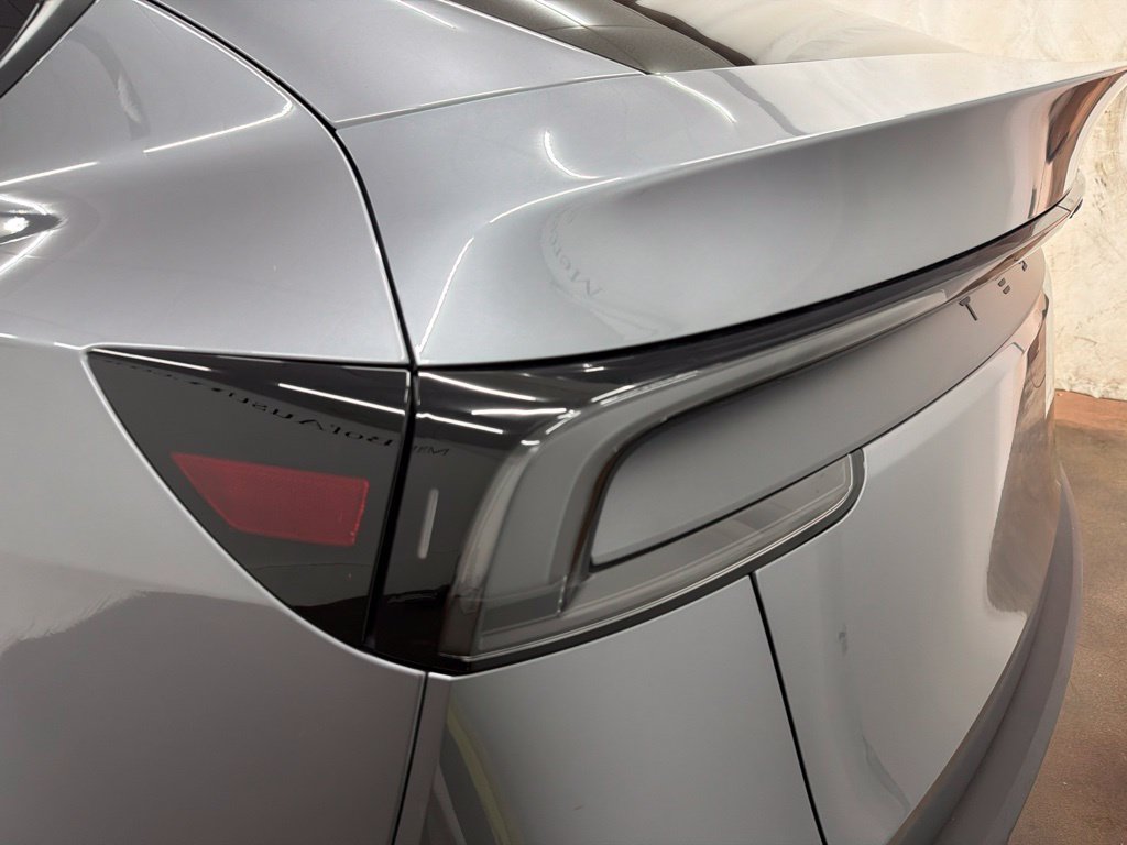 Used 2026 Tesla Model Y 2WD image 11