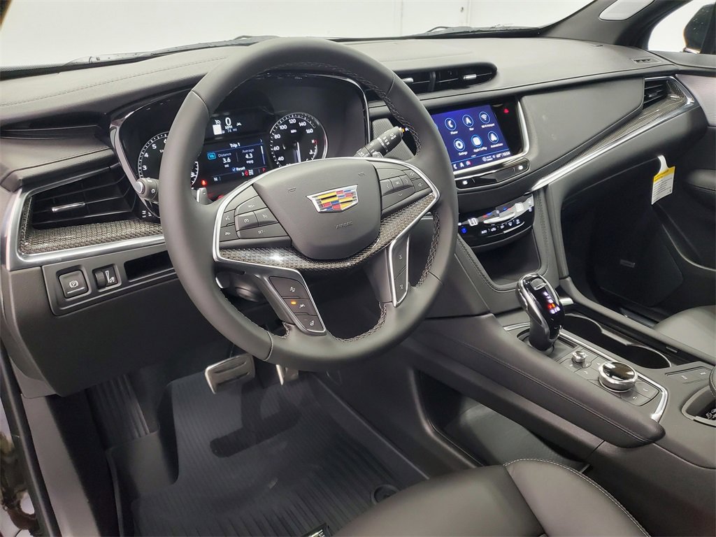 New 2025 Cadillac XT5 Sportv w/ LPO, Red Accent Package image 13