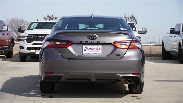 Used 2024 Toyota Camry SE image 8