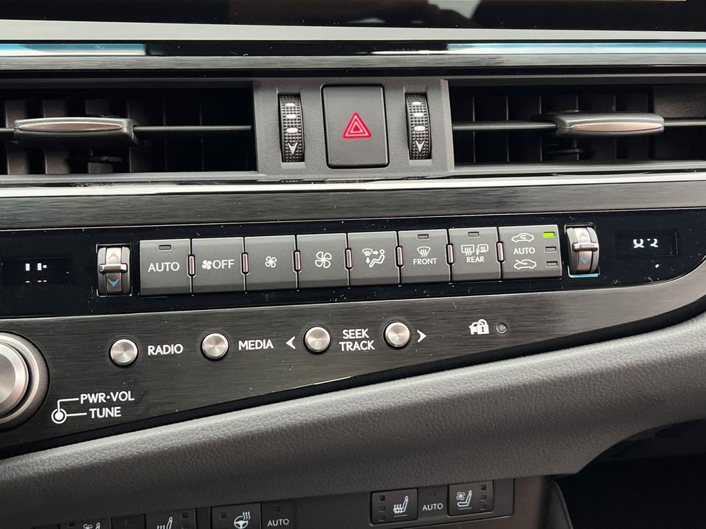 New 2025 Lexus ES 350 w/ Premium Package image 19