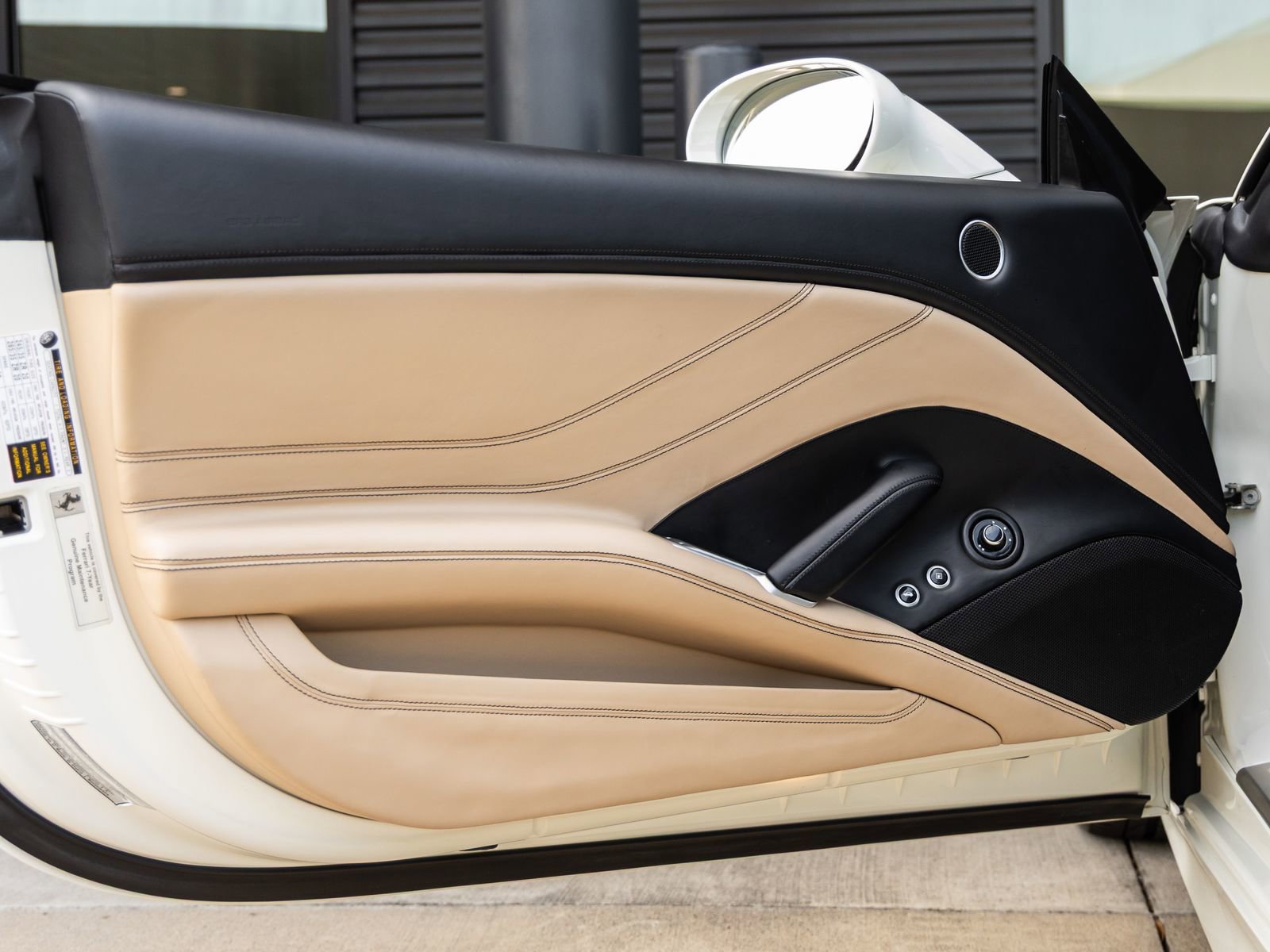 Used 2015 Ferrari California T RWD image 29