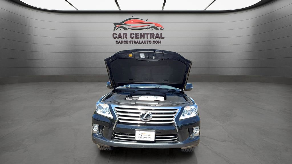 Used 2015 Lexus LX 570 4WD w/ Luxury Package image 9