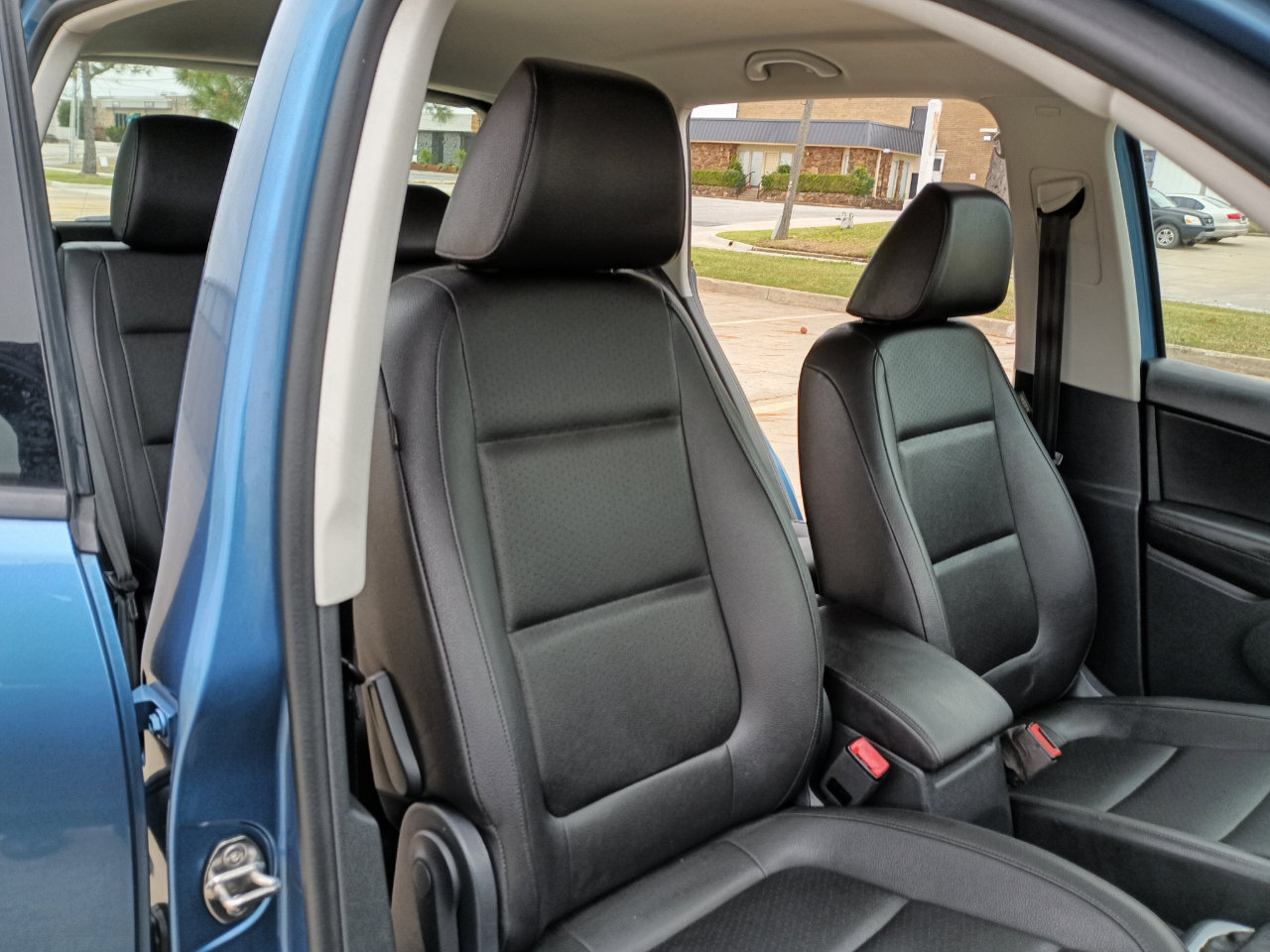 Used 2017 Volkswagen Tiguan S image 19