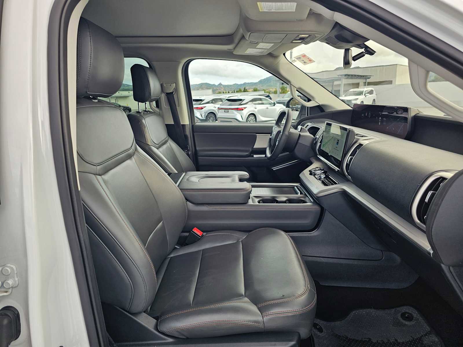 Used 2025 Ford Expedition Active AWD/4WD image 10