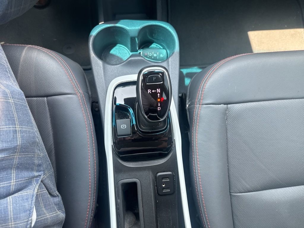 Used 2020 Chevrolet Bolt Premier w/ Infotainment Package FWD image 12