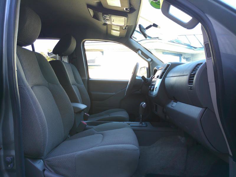 Used 2016 Nissan Frontier SV image 18