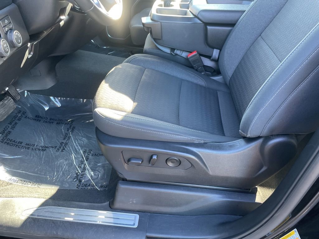 Used 2025 Chevrolet Silverado 1500 LT image 8