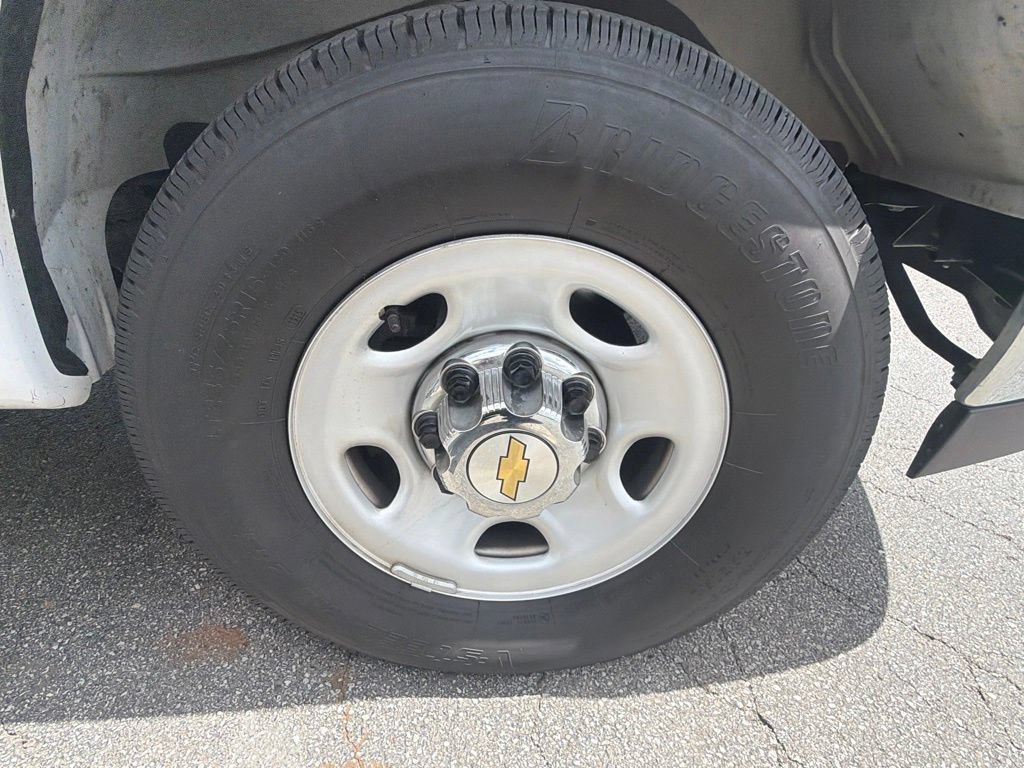 Used 2025 Chevrolet Express 3500 LT w/ LT Preferred Equipment Group RWD image 33