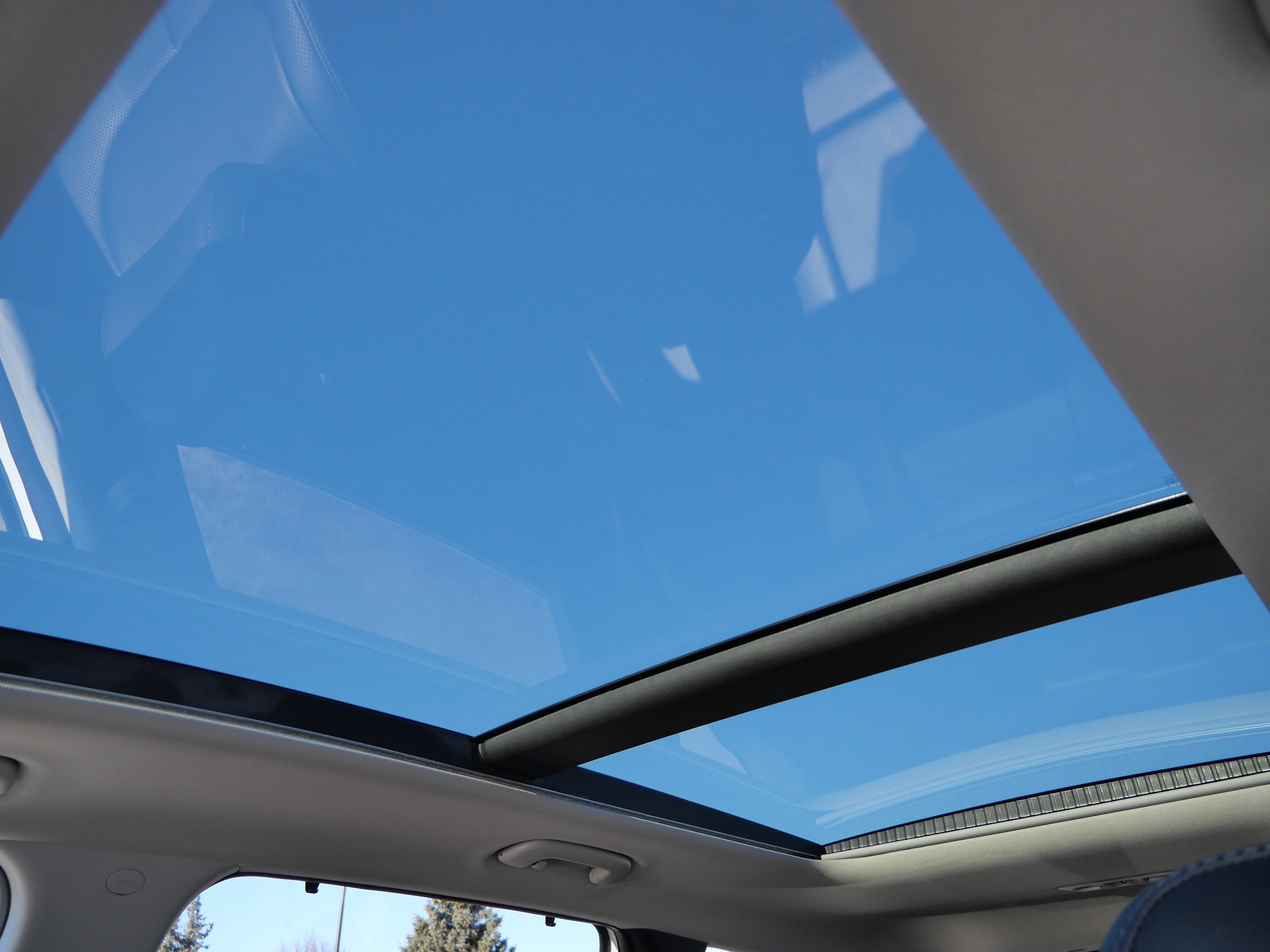 Certified 2023 Hyundai Santa Fe SEL w/ Premium Package image 34