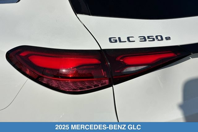 Used 2025 Mercedes-Benz GLC 350e 4MATIC w/ Driver Assistance Package image 30
