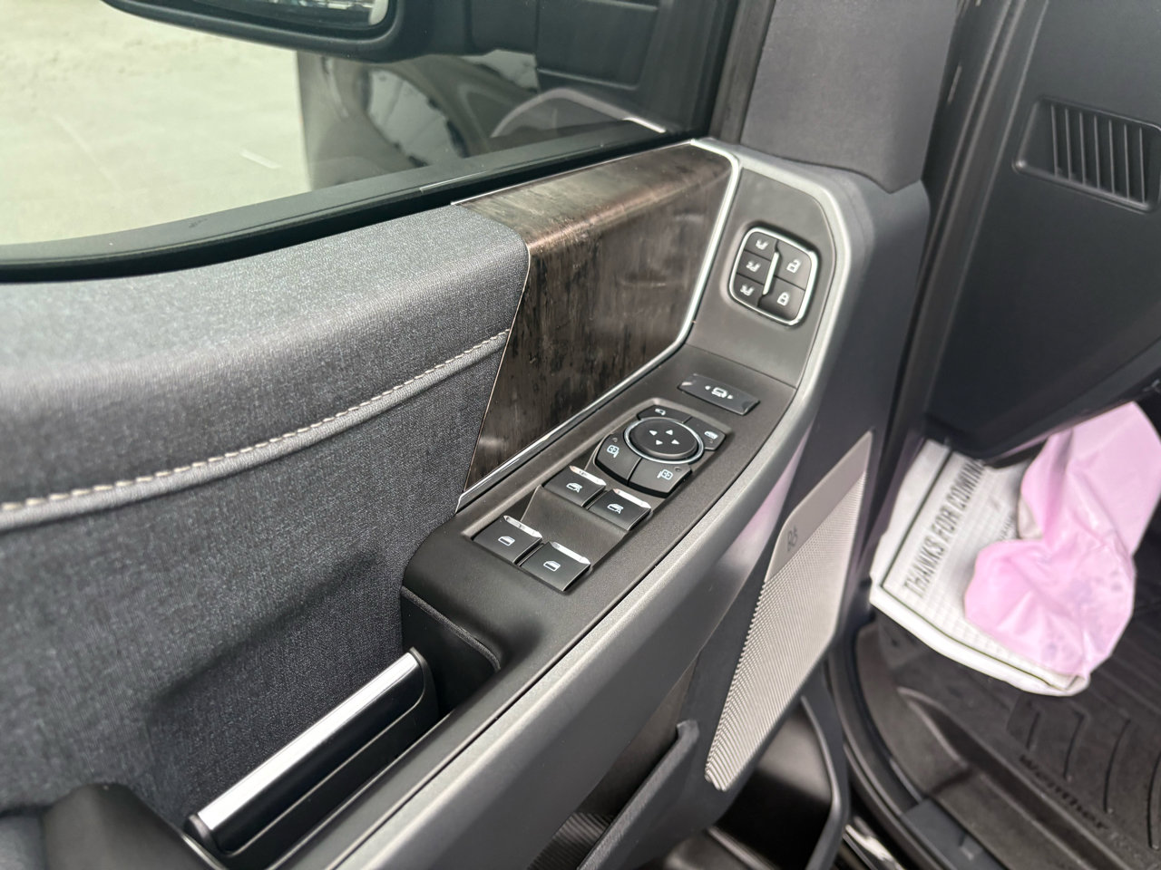 Used 2024 Ford F350 Lariat w/ Lariat Ultimate Package image 16