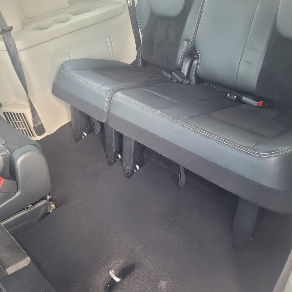 Used 2017 Dodge Grand Caravan SXT image 30