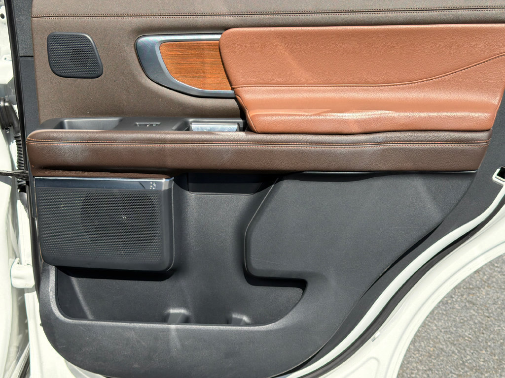 Used 2025 Ford Expedition King Ranch AWD/4WD image 16