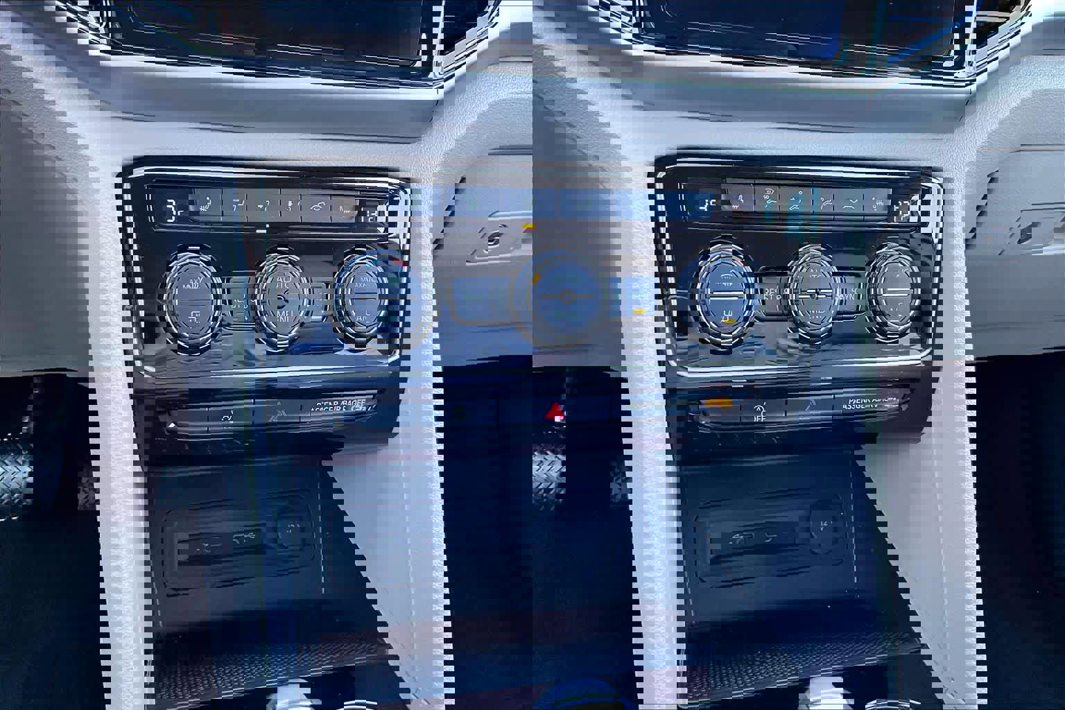 Used 2022 Volkswagen Atlas SE w/ Black Wheel Package image 38