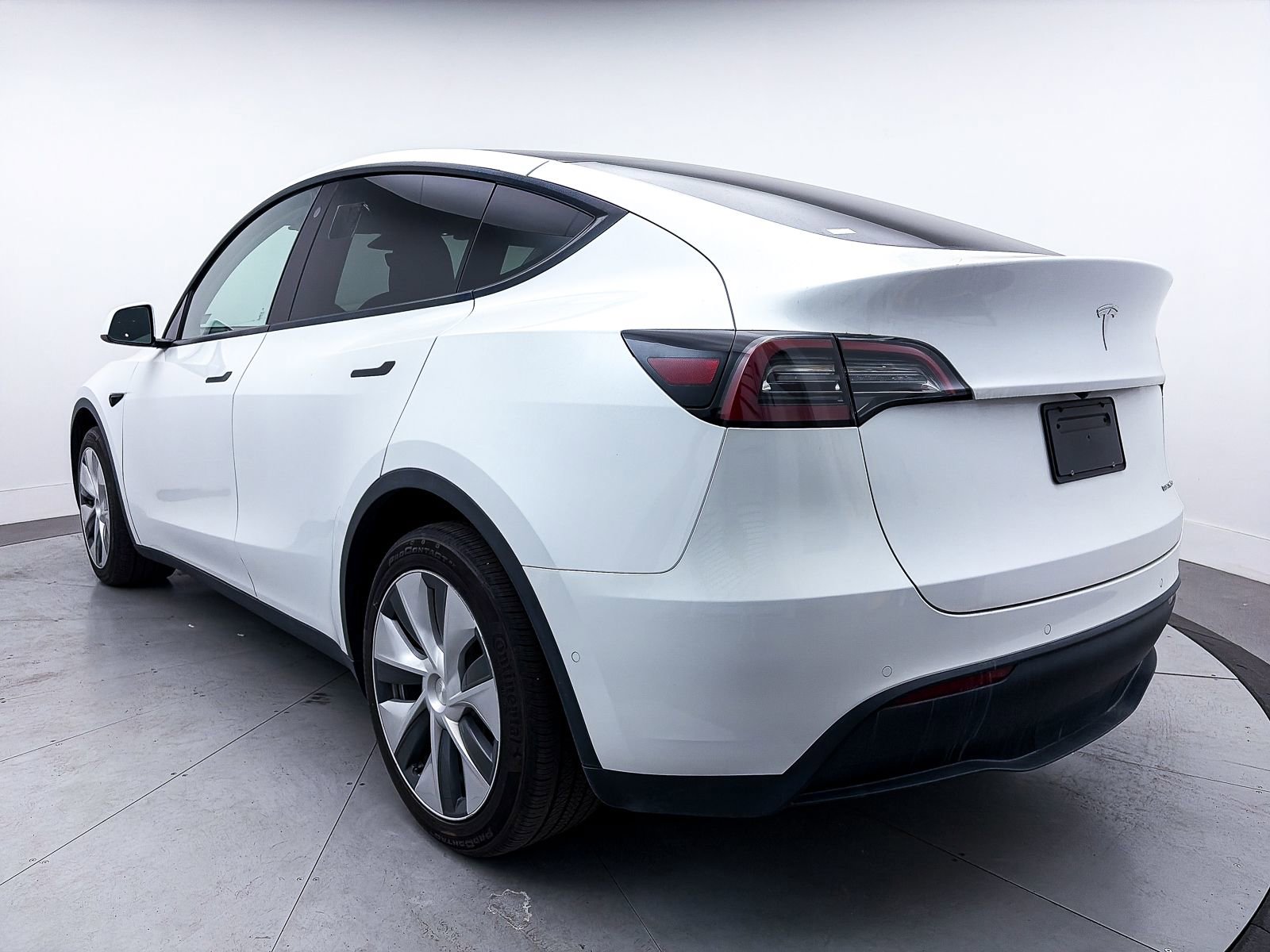 Used 2022 Tesla Model Y Long Range image 13