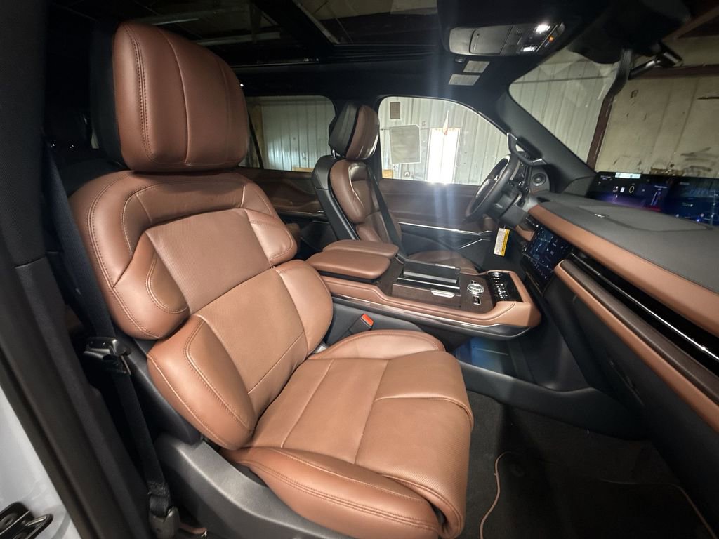 New 2026 Lincoln Navigator L Reserve image 27