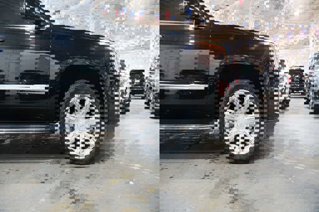 Used 2019 Cadillac Escalade ESV Luxury image 15