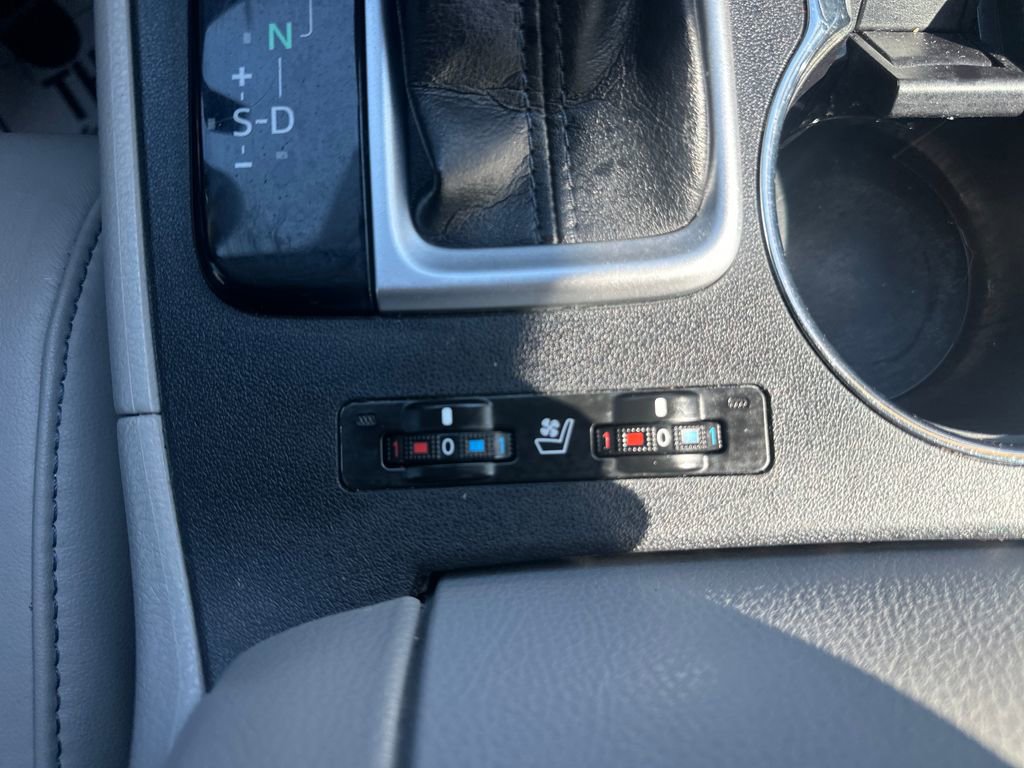 Used 2019 Toyota Highlander Limited AWD/4WD image 31