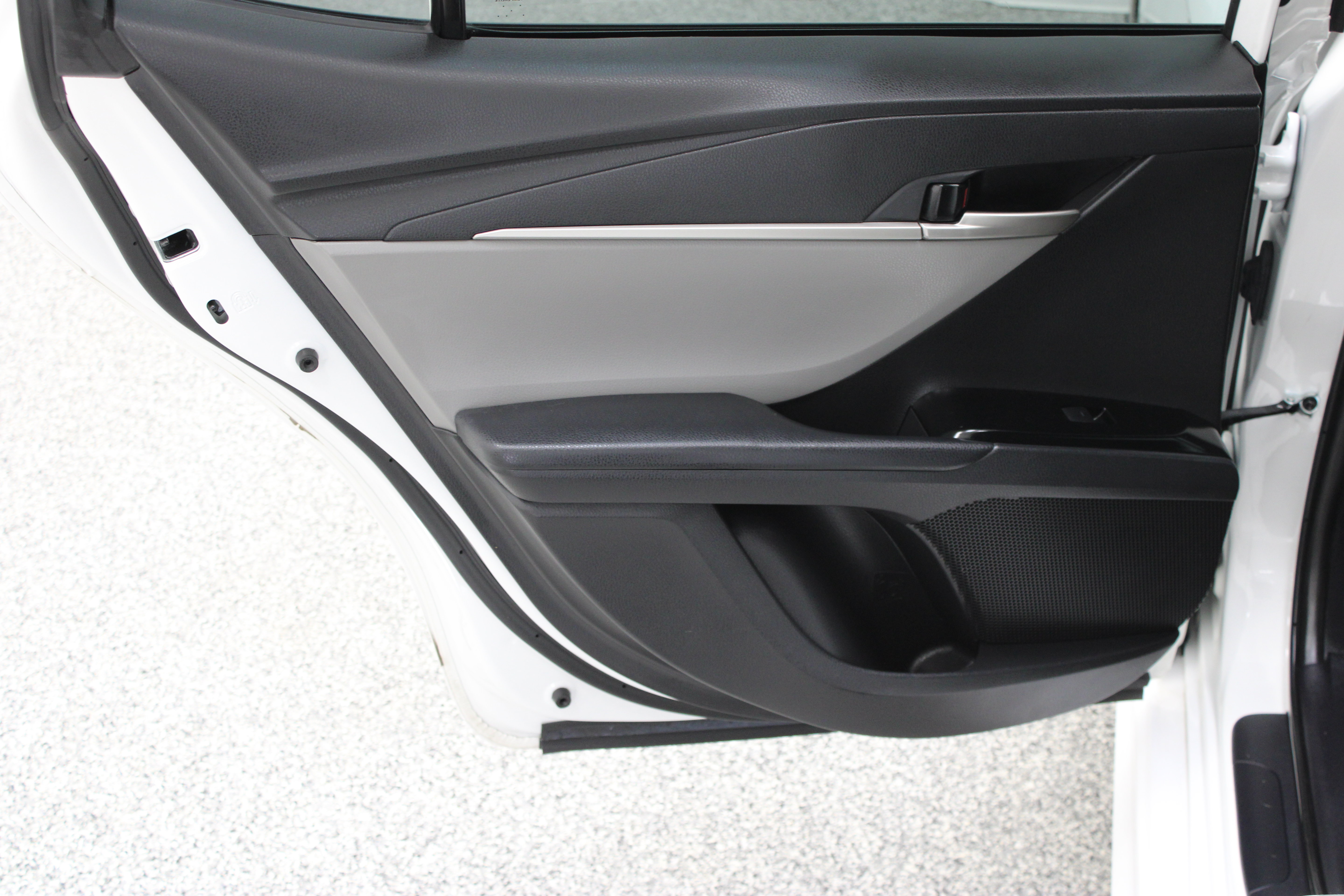 Used 2025 Toyota Camry SE w/ Convenience Package FWD image 26