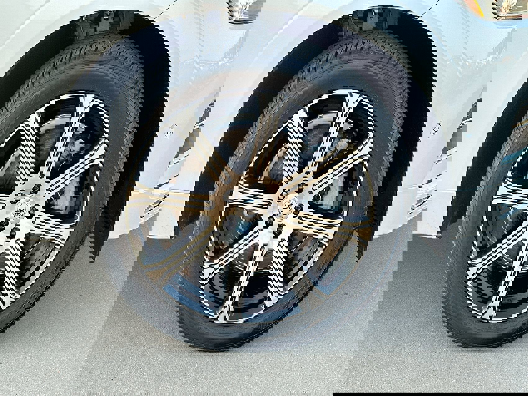 Used 2020 Volvo XC60 T6 Inscription w/ Protection Package Premier image 25