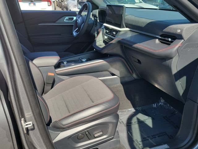 Used 2026 Ford Explorer ST-Line w/ ST-Line Street Pack RWD image 17