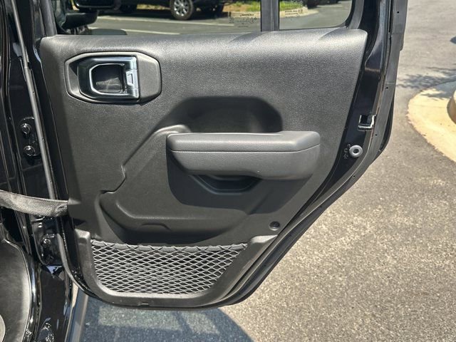 Certified 2025 Jeep Gladiator Rubicon w/ Safety Group AWD/4WD image 19