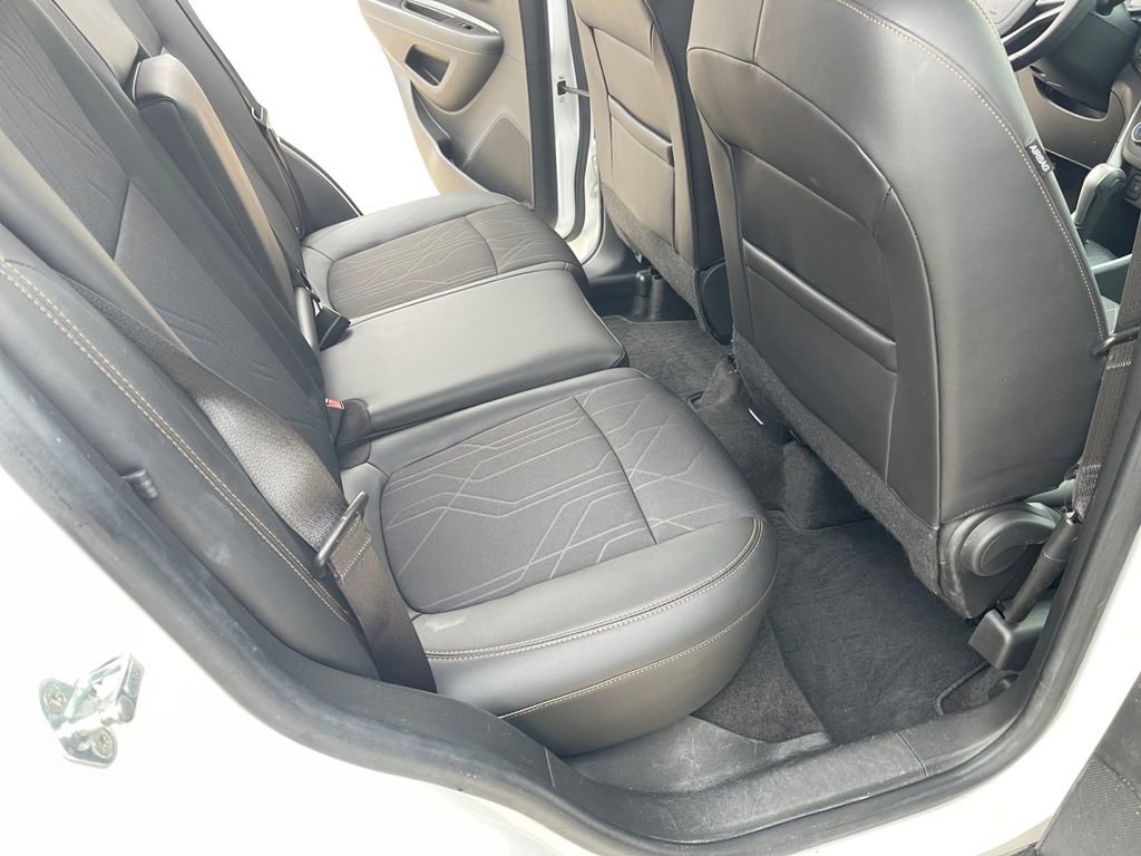 Used 2022 Chevrolet Trax LT w/ LT Convenience Package image 18