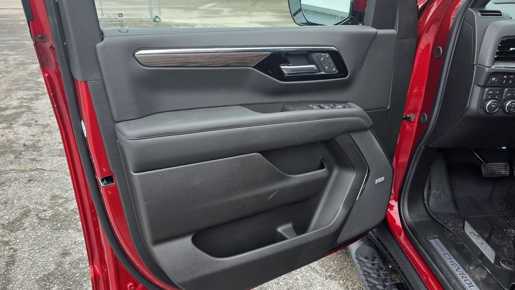 New 2026 Chevrolet Tahoe Z71 w/ Comfort Package AWD/4WD image 16