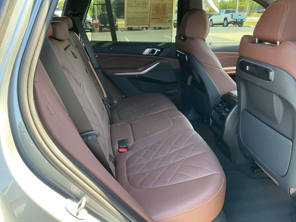 Used 2025 BMW X5 xDrive40i w/ Executive Package image 23