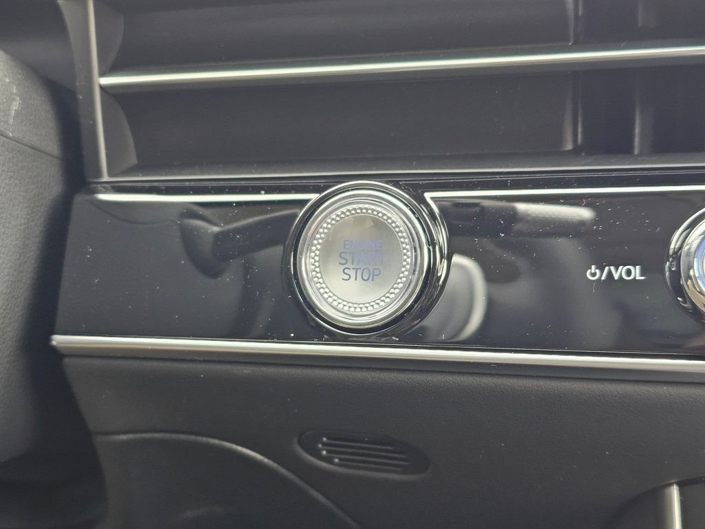 New 2026 Genesis GV70 2.5T Advanced AWD/4WD image 17