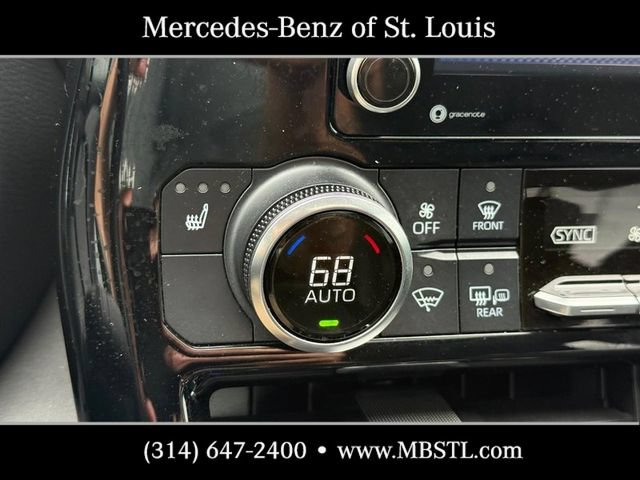 Used 2022 Toyota Highlander XLE FWD image 25