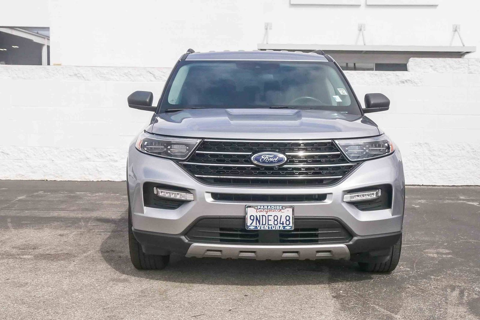 Used 2021 Ford Explorer XLT w/ Equipment Group 202A RWD image 2