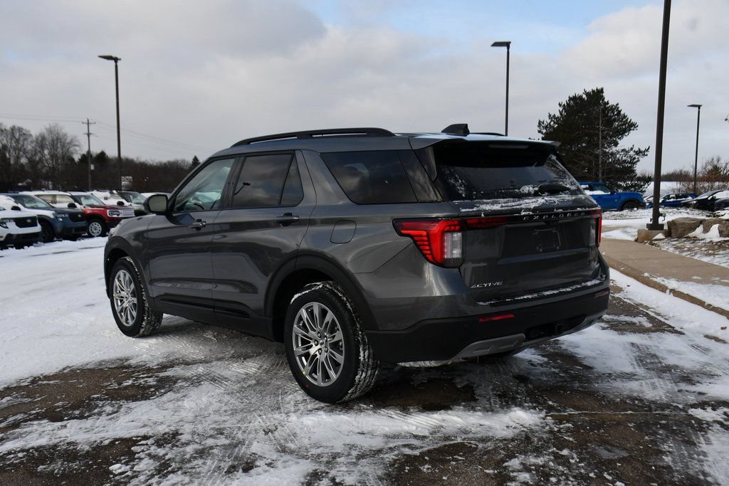 Used 2026 Ford Explorer Active w/ Active Comfort Package AWD/4WD image 4