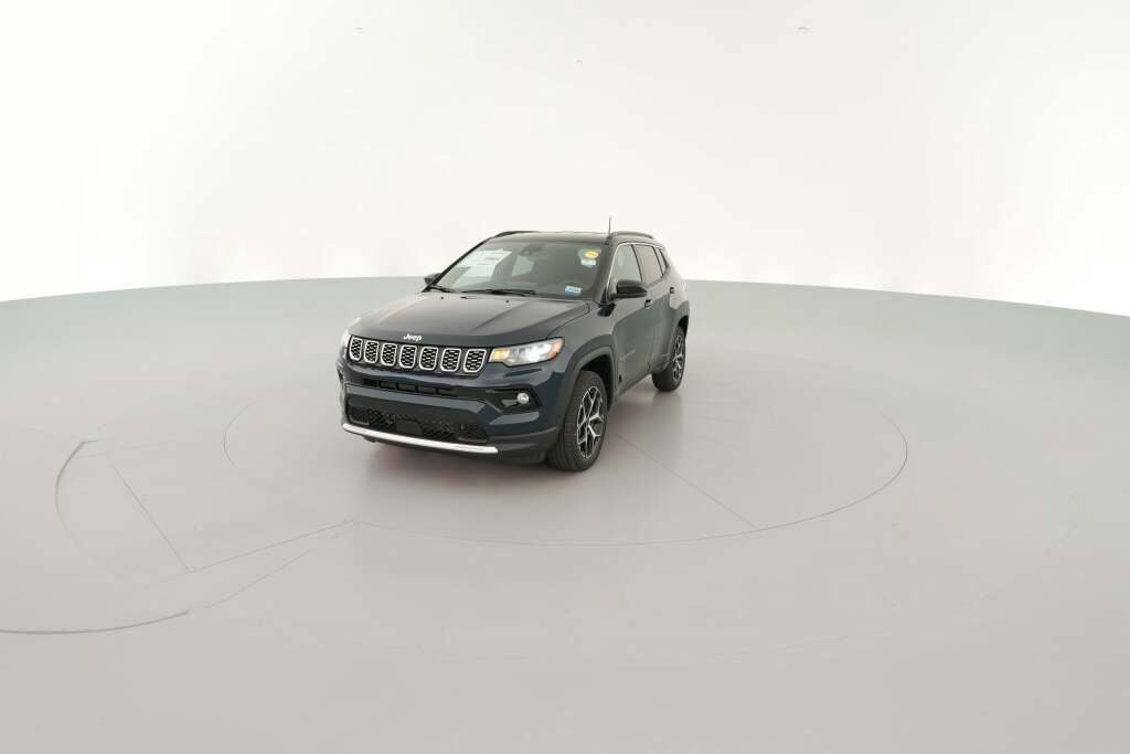 New 2026 Jeep Compass Limited image 3