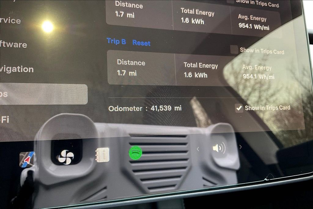 Used 2022 Tesla Model Y Long Range image 13