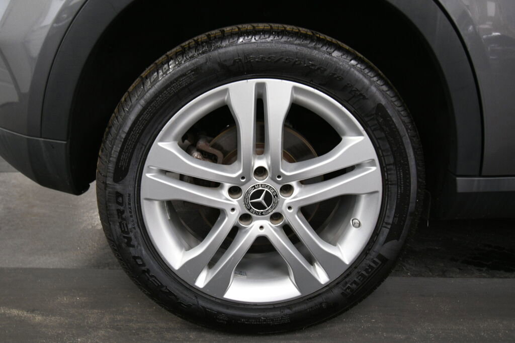 Used 2019 Mercedes-Benz GLA 250 4MATIC image 32