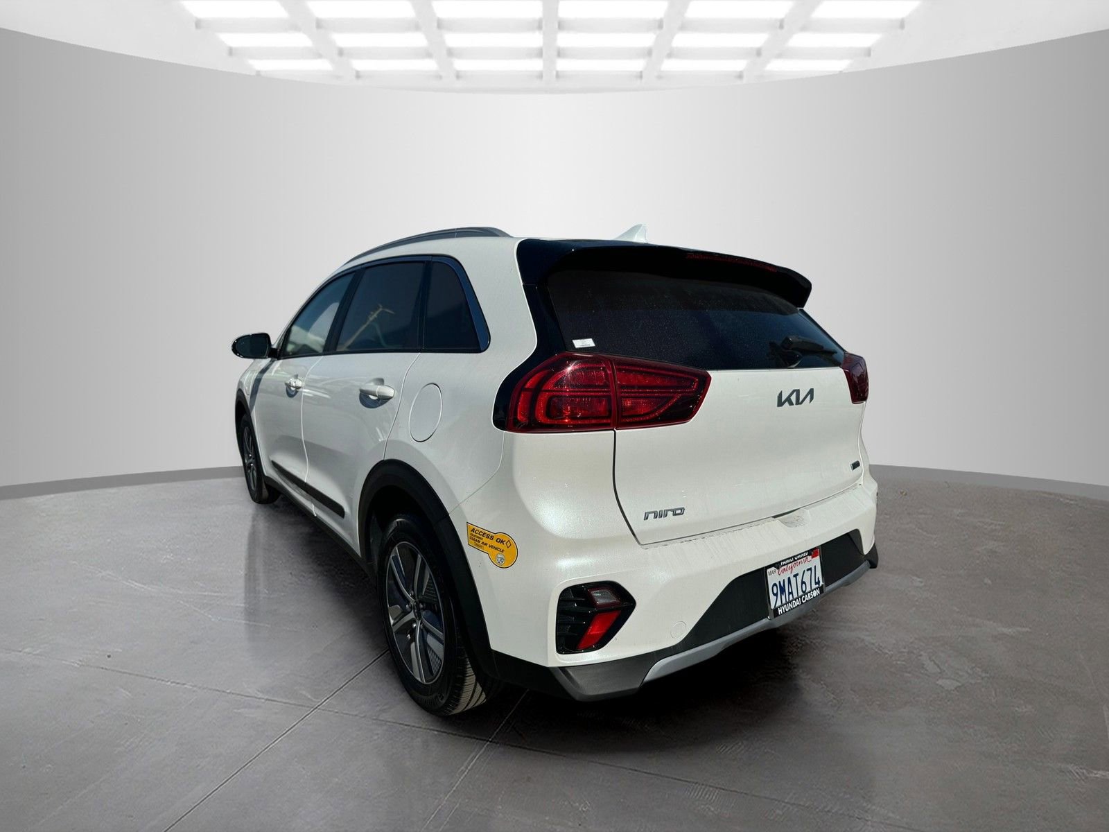 Used 2022 Kia Niro EX image 11
