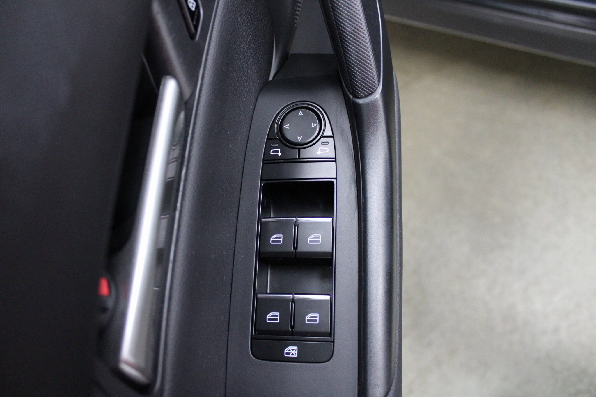 Used 2025 MAZDA CX-50 AWD 2.5 S w/ Preferred Package image 12