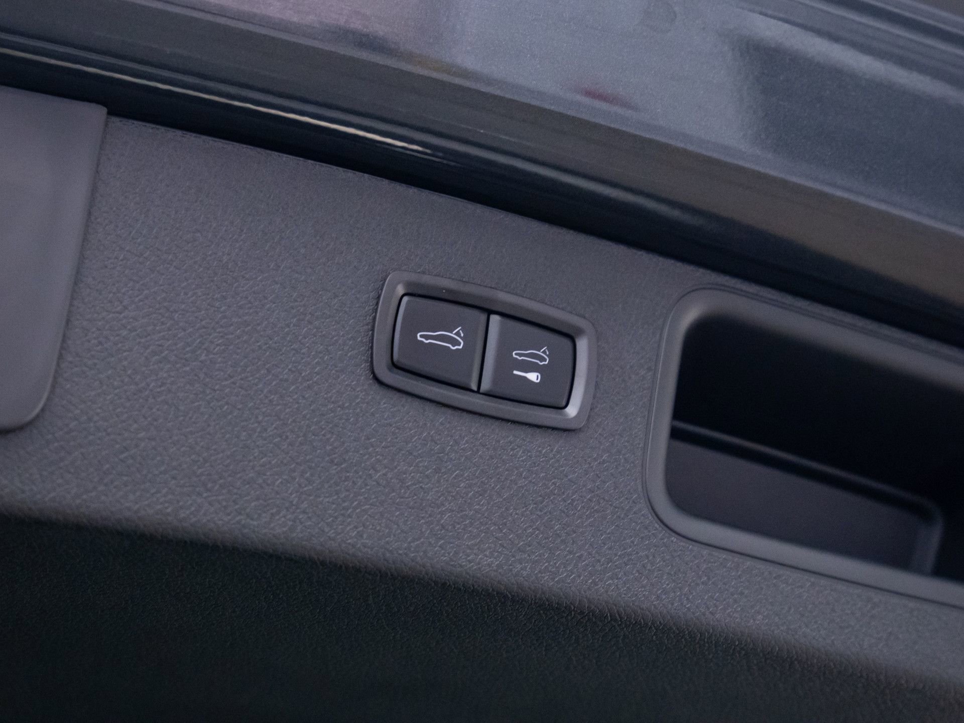 Certified 2025 Porsche Macan image 32