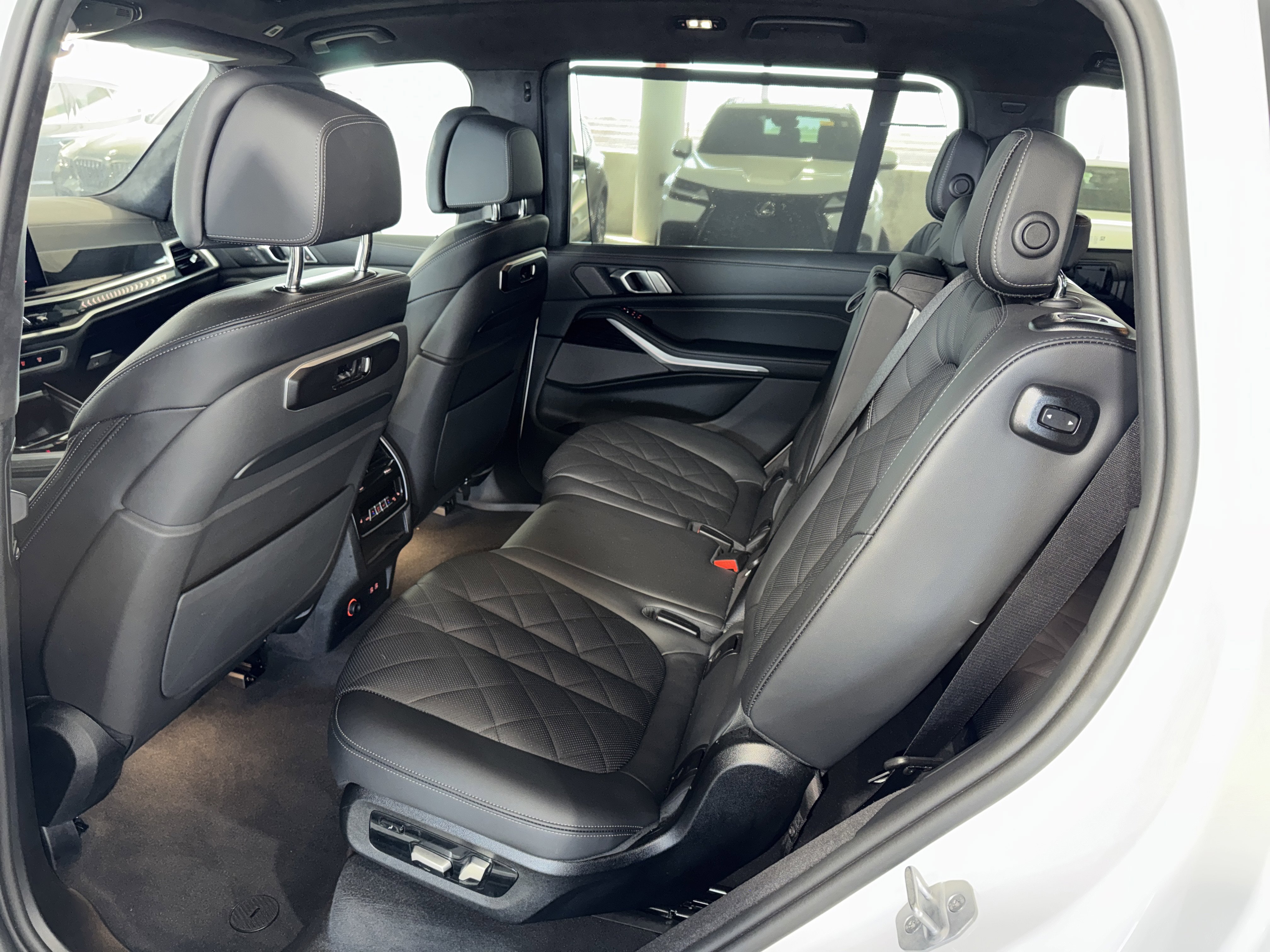 Used 2026 BMW X7 xDrive40i image 16